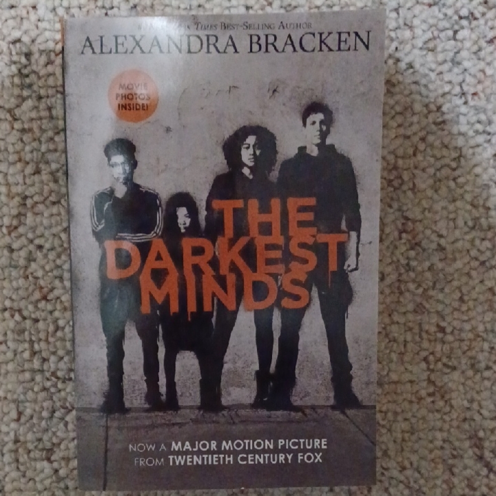 Alexandra Bracken 'The Darkest Minds' Book